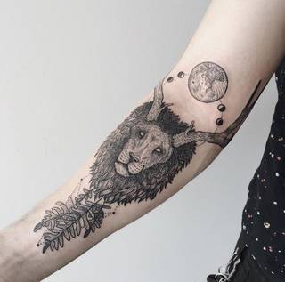 Zwierzęca natura tkwi wewnątrz każdego człowieka. Prędzej czy później należy sobie zdać z niej sprawę.