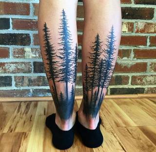 Życie jest lasem, po którym kluczysz w noc pełni - nie zgub odbitego światła.