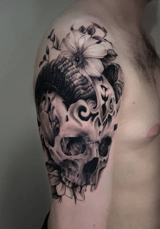 Galeria studia: Make Art Tattoo, Tatuatorzy Make Art Studio to...